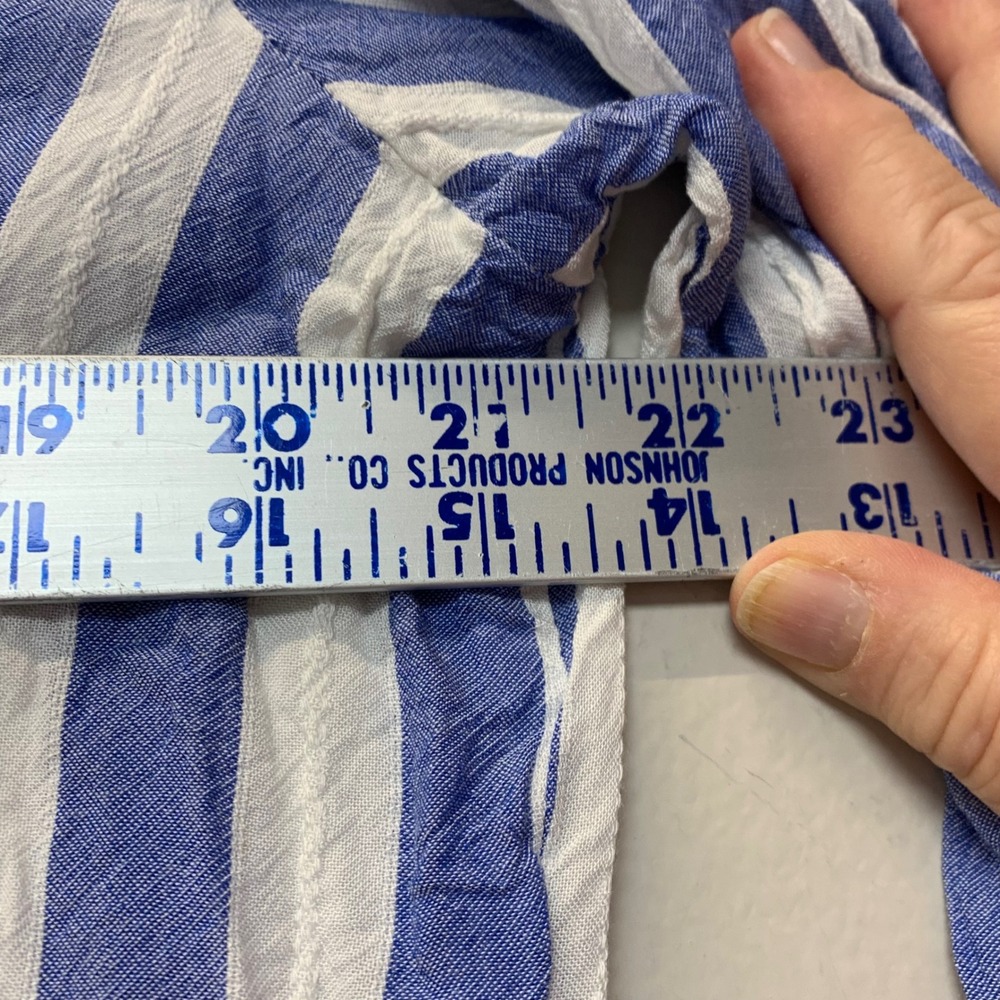 Grand & Greene Button Down Women Large Blue White Excellent Striped Rayon Top - Picture 5 of 7